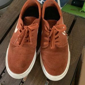 Nike janoski burnt orange